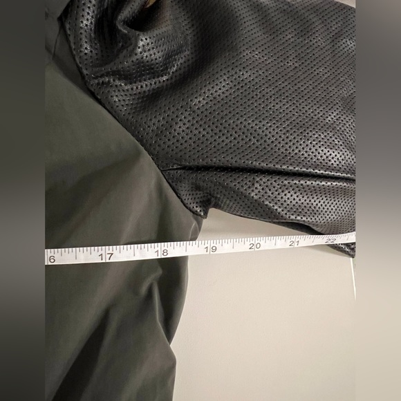 Titika NWOT Owl vegan parka with faux leather and faux fur US L - Picture 9 of 10